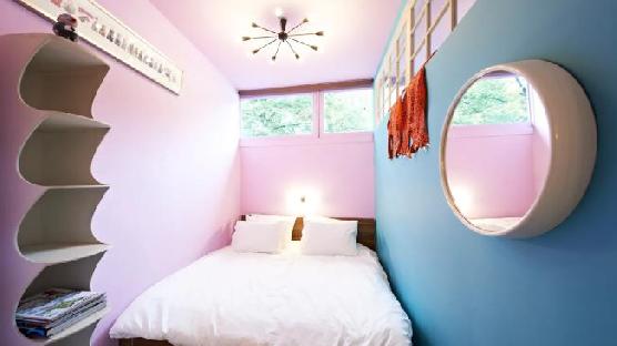 Three designer rooms in Trendy Pijp