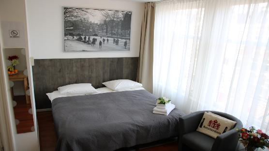 Albert Cuyp III B studio Amsterdam