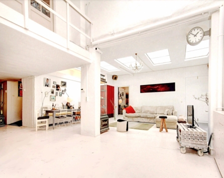 Side living room