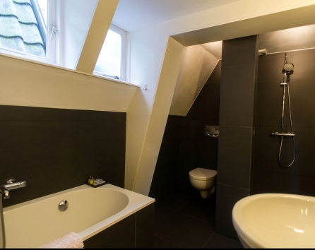 Bathroom Other Angle 1 Singel apartment Amsterdam