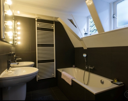 Bathroom Singel apartment Amsterdam