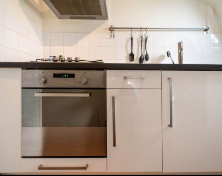 Hob and Oven Easy Living apartment Amsterdam