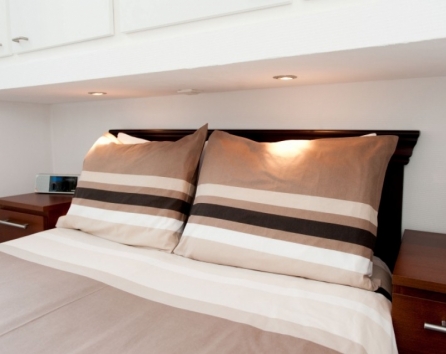 Double Bed Kerkstraat apartment Amsterdam