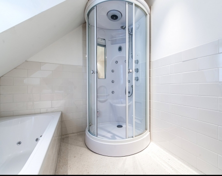 Bathroom Shower Jordaan Noordermarkt Apartment B Amsterdam