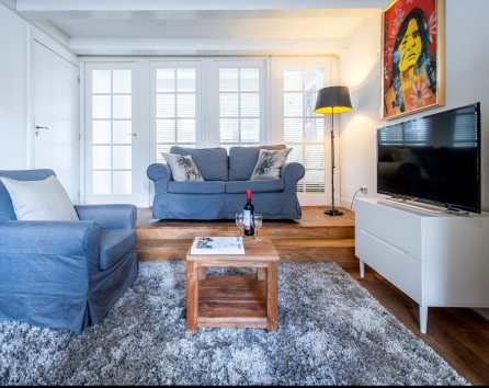 Living Room with Flat Screen TV Jordaan Noordermarkt Apartment B Amsterdam