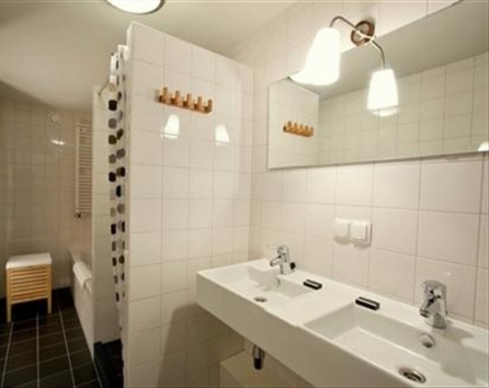 Bathroom Java Harbour Apartment Amsterdam