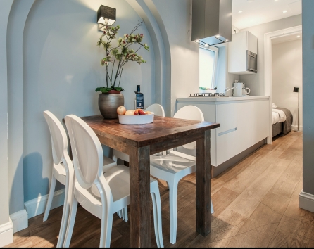 Dining Table Vondelpark Suite I Amsterdam