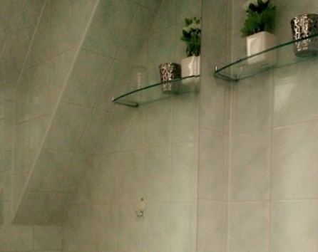 Area in the top of the wash hands