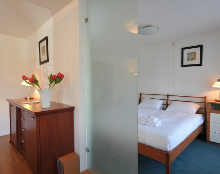 Bedroom/living