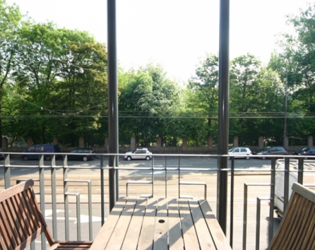 balcony
