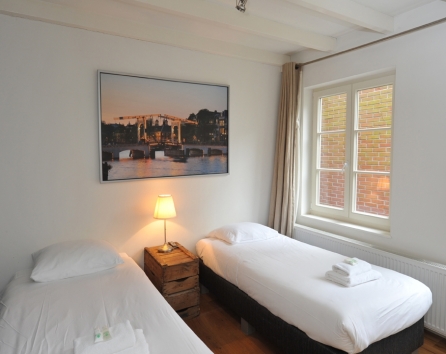 bedroom2