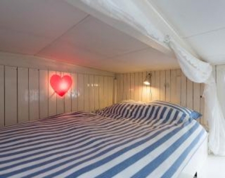 Guest room, sleeps 2
