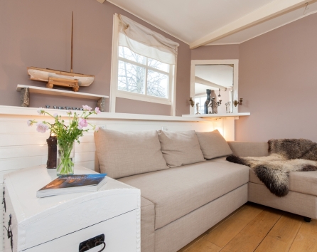 Welcome in the living room with log burner